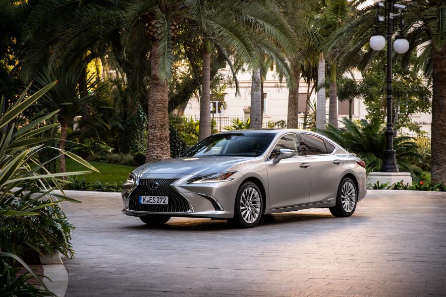  Lexus ES300h 2018 года  (WW) (фото 65 из 71)